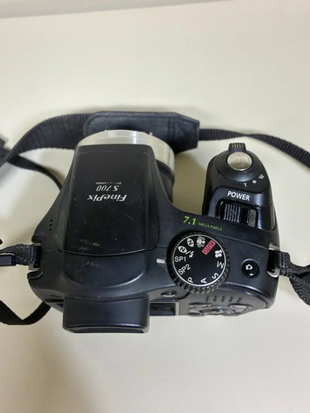 Fujifilm FinePix S Series S700 7.1 MP Digital Camera For Parts & Or Repair